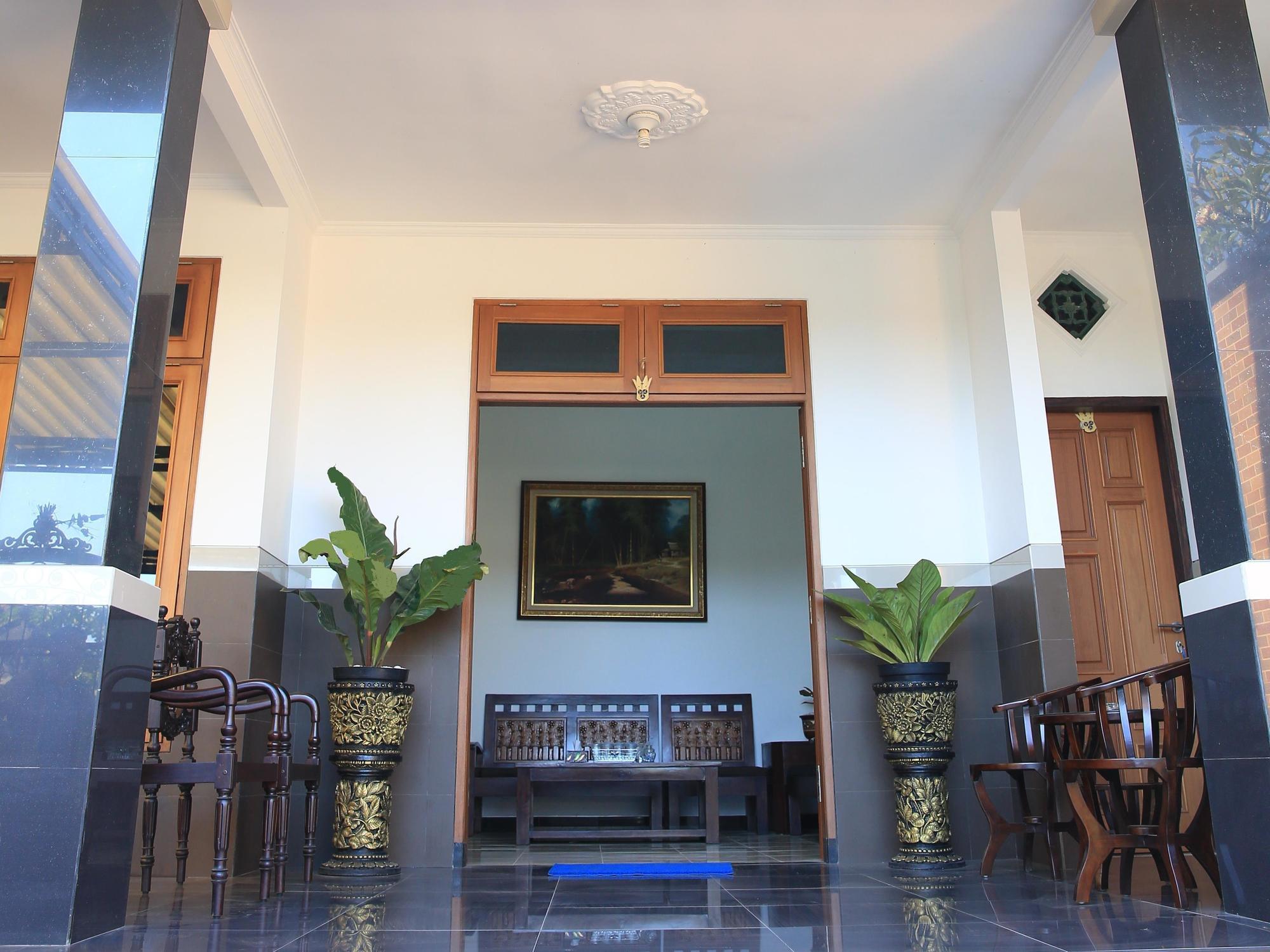 Selemadeg Puri Kusuma Guest House מראה חיצוני תמונה