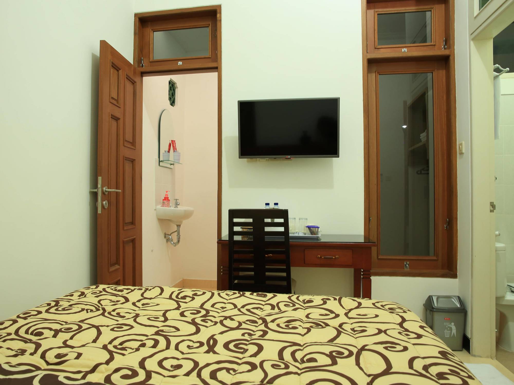 Selemadeg Puri Kusuma Guest House מראה חיצוני תמונה