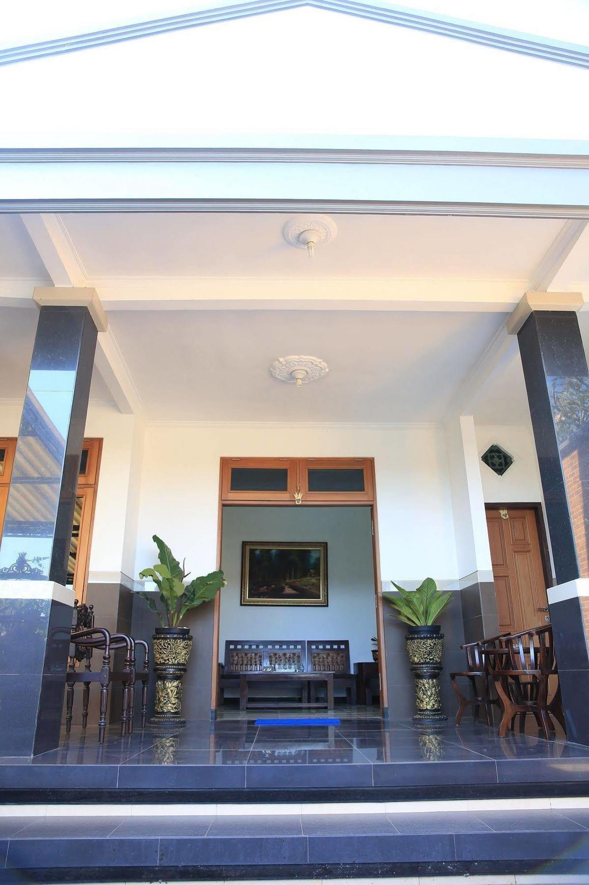 Selemadeg Puri Kusuma Guest House מראה חיצוני תמונה