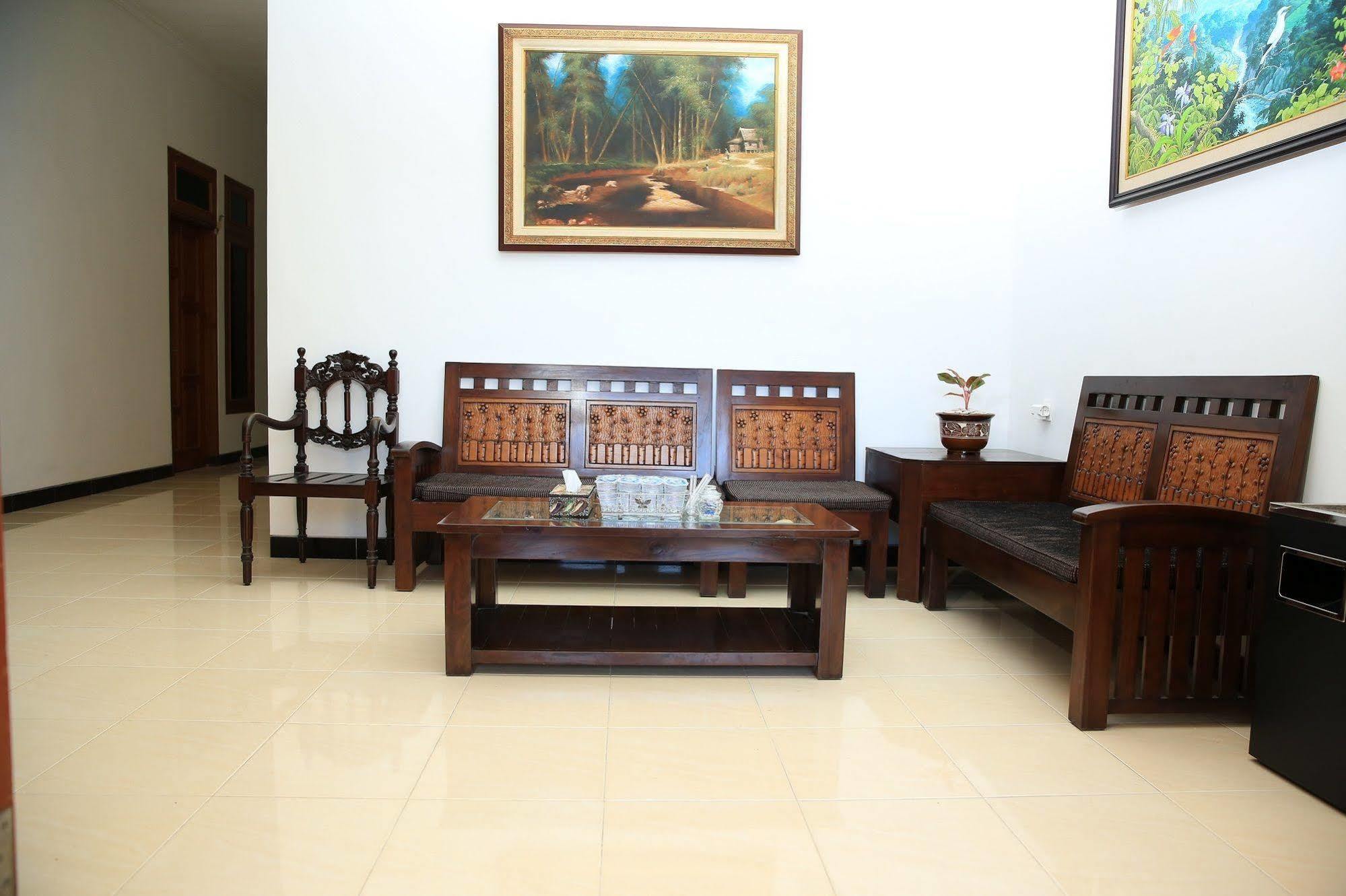 Selemadeg Puri Kusuma Guest House מראה חיצוני תמונה